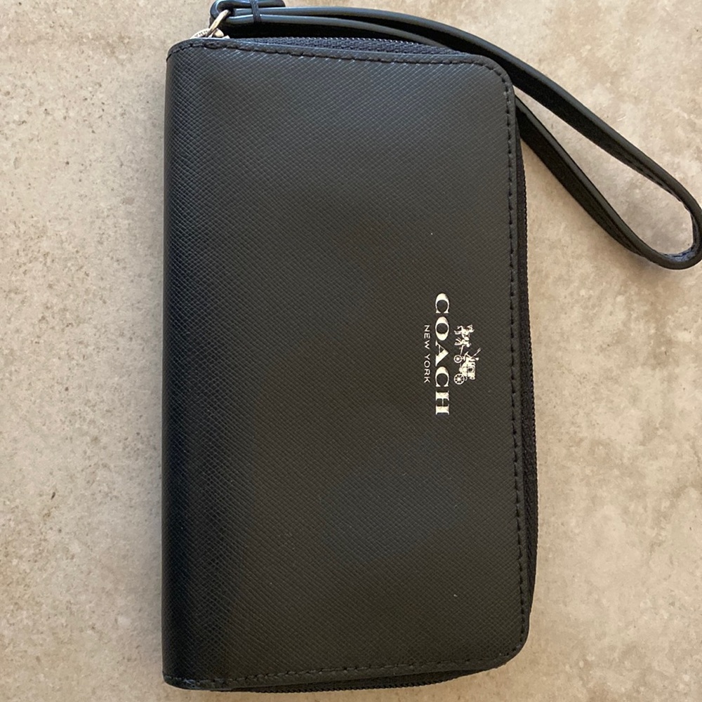 Wristlet Coach wallet